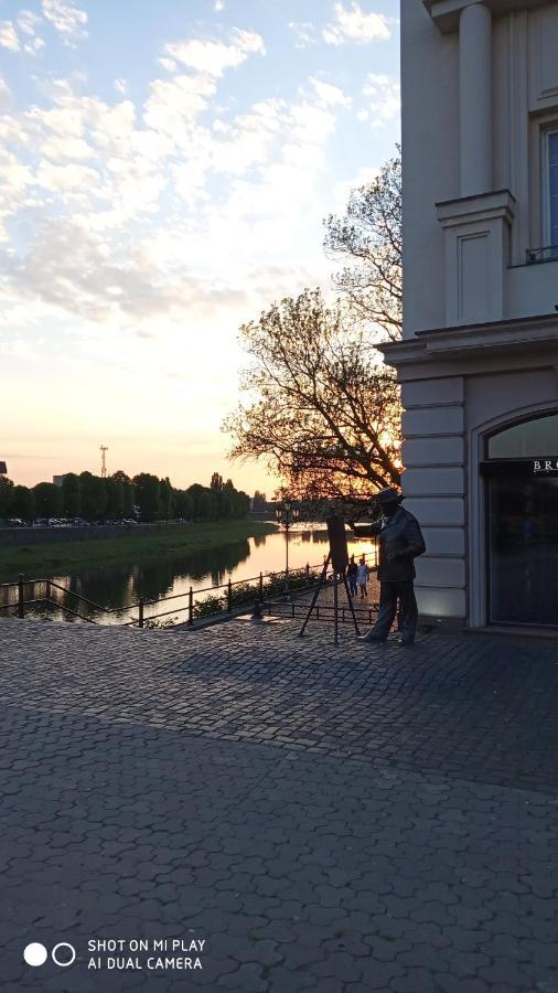 Затишна Двокімнатна Квартира В Самому Серці Ужгорода Uschhorod Exterior foto
